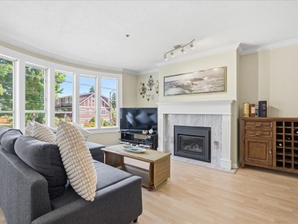 Photo 4 at 201 - 3220 W 4th Avenue, Kitsilano, Vancouver West
