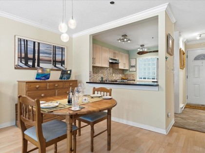 Photo 8 at 201 - 3220 W 4th Avenue, Kitsilano, Vancouver West