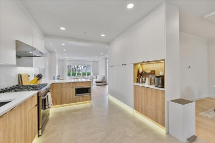 Photo 15 at 817 W 60th Avenue, Marpole, Vancouver West
