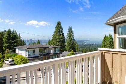 Photo 7 at 186 E Braemar Road, Upper Lonsdale, North Vancouver