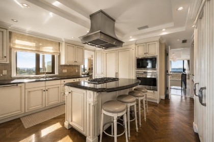 Photo 14 at PH - 2250 Bellevue Avenue, Dundarave, West Vancouver