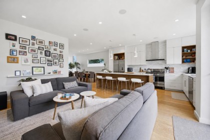 Photo 9 at 364 W 15th Street, Central Lonsdale, North Vancouver