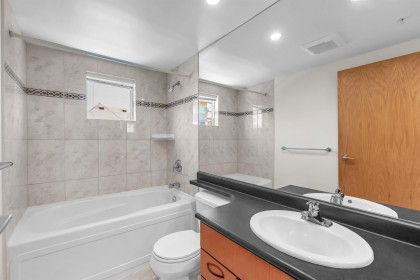 Photo 17 at 403 - 1818 W 6th Avenue, Kitsilano, Vancouver West