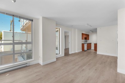 Photo 11 at 403 - 1818 W 6th Avenue, Kitsilano, Vancouver West