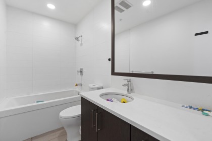 Photo 8 at 190 W 63rd Avenue, Marpole, Vancouver West