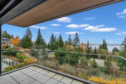 Photo 18 at 3018 Burfield Place, Cypress Park Estates, West Vancouver