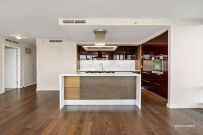 Photo 6 at 501 - 8 Smithe Mews, Vancouver West