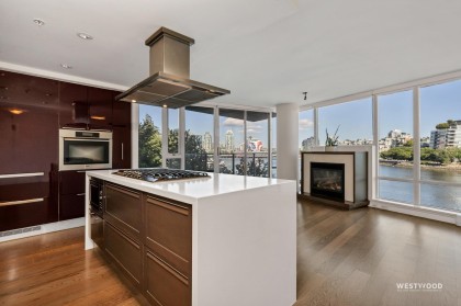 Photo 3 at 501 - 8 Smithe Mews, Vancouver West