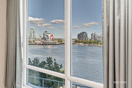 Photo 14 at 501 - 8 Smithe Mews, Vancouver West