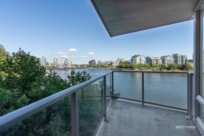 Photo 11 at 501 - 8 Smithe Mews, Vancouver West