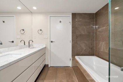 Photo 19 at 501 - 8 Smithe Mews, Vancouver West
