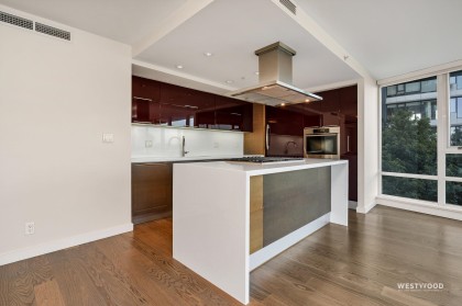 Photo 4 at 501 - 8 Smithe Mews, Vancouver West
