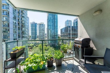 Photo 24 at 1506 - 1238 Melville Street, Coal Harbour, Vancouver West