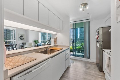 Photo 15 at 1506 - 1238 Melville Street, Coal Harbour, Vancouver West