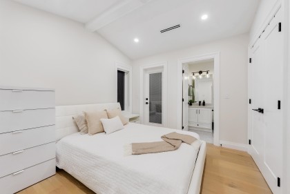 Photo 14 at 1395 W 21st Street, Pemberton Heights, North Vancouver