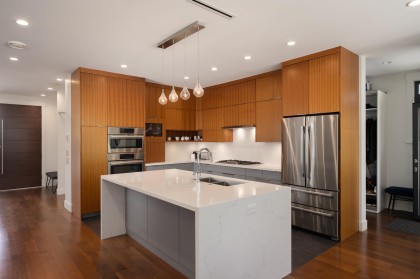 Photo 3 at 812 E 6th Street, Queensbury, North Vancouver