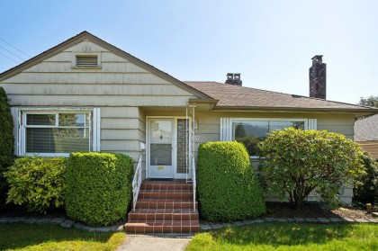 Photo 5 at 657 E Keith Road, Queensbury, North Vancouver