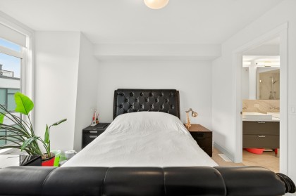 Photo 11 at 7601 Yukon Street, Marpole, Vancouver West