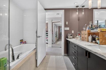 Photo 23 at 702 - 1205 W Hastings Street, Coal Harbour, Vancouver West