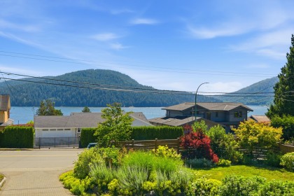 Photo 4 at 575 N Dollarton Highway, Dollarton, North Vancouver
