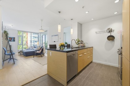 Photo 1 at 403 - 2528 Maple Street, Kitsilano, Vancouver West