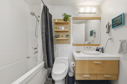 Photo 4 at 403 - 2528 Maple Street, Kitsilano, Vancouver West