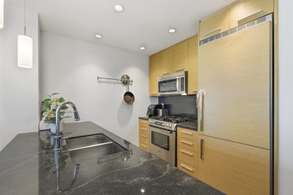 Photo 8 at 403 - 2528 Maple Street, Kitsilano, Vancouver West