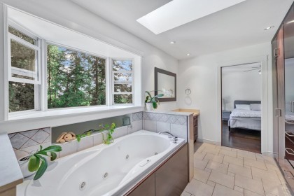 Photo 11 at 425 Tempe Crescent, Upper Lonsdale, North Vancouver