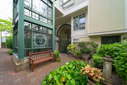 Photo 6 at 202 - 3727 W 10th Avenue, Point Grey, Vancouver West