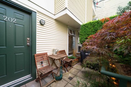 Photo 3 at 202 - 3727 W 10th Avenue, Point Grey, Vancouver West