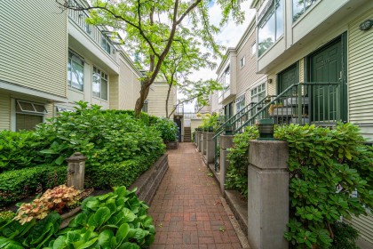 Photo 5 at 202 - 3727 W 10th Avenue, Point Grey, Vancouver West
