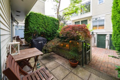 Photo 4 at 202 - 3727 W 10th Avenue, Point Grey, Vancouver West