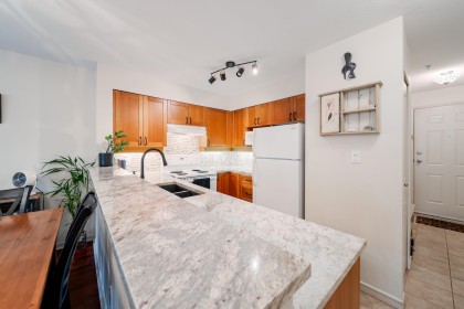 Photo 8 at 202 - 3727 W 10th Avenue, Point Grey, Vancouver West