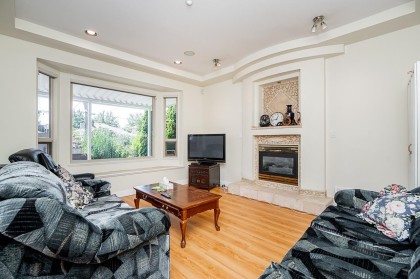 Photo 11 at 732 W 26th Avenue, Cambie, Vancouver West
