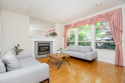 Photo 4 at 732 W 26th Avenue, Cambie, Vancouver West