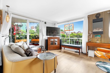 Photo 3 at 102 - 1530 Mariner Walk, False Creek, Vancouver West