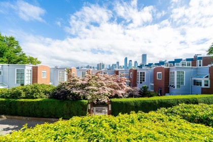 Photo 1 at 102 - 1530 Mariner Walk, False Creek, Vancouver West