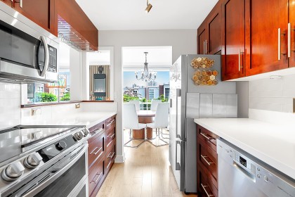 Photo 14 at 102 - 1530 Mariner Walk, False Creek, Vancouver West