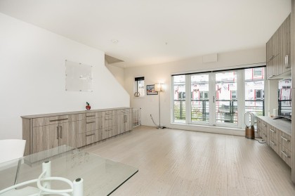 Photo 6 at 2 - 589 W King Edward Avenue, Vancouver West
