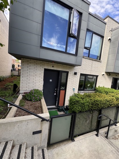 Photo 3 at 2 - 589 W King Edward Avenue, Vancouver West