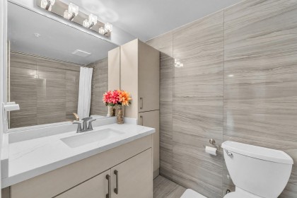 Photo 27 at 1706 - 1238 Melville Street, Coal Harbour, Vancouver West