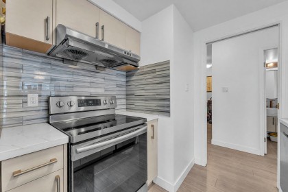 Photo 18 at 1706 - 1238 Melville Street, Coal Harbour, Vancouver West