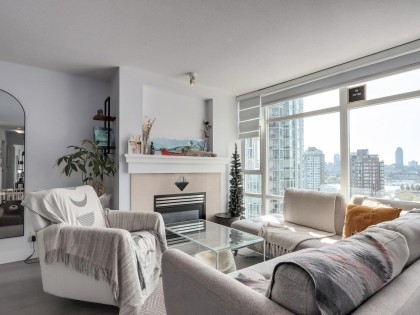 Photo 3 at 1708 - 198 Aquarius Mews, Yaletown, Vancouver West