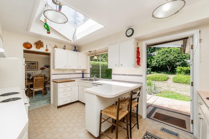Photo 11 at 1110 Handsworth Road, Canyon Heights NV, North Vancouver