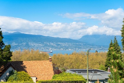 Photo 32 at 3974 W 10th Avenue, Point Grey, Vancouver West