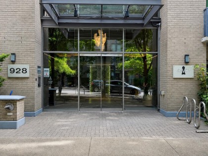 Photo 3 at 1702 - 928 Richards Street, Yaletown, Vancouver West