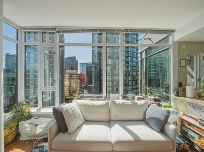 Photo 2 at 2106 - 1211 Melville Street, Coal Harbour, Vancouver West