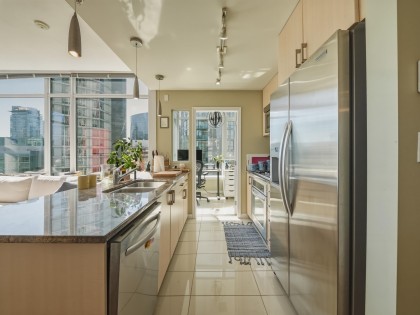 Photo 10 at 2106 - 1211 Melville Street, Coal Harbour, Vancouver West