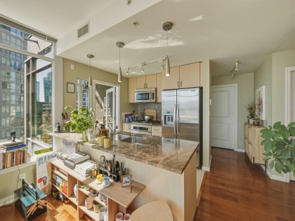 Photo 8 at 2106 - 1211 Melville Street, Coal Harbour, Vancouver West