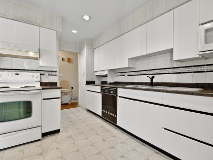 Photo 18 at 1106 Heywood Street, Calverhall, North Vancouver